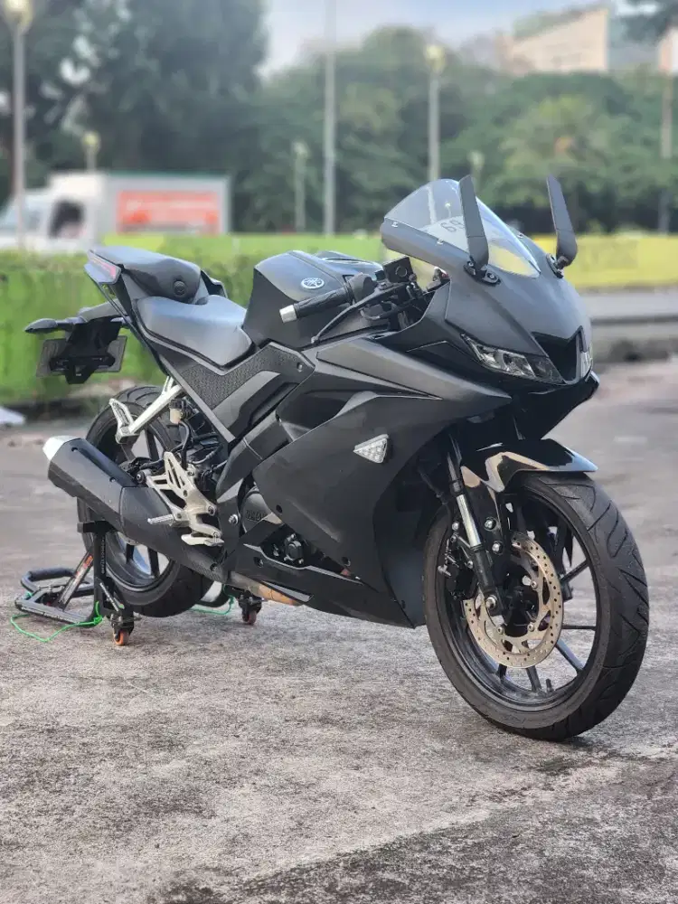 Yamaha R15 V3 Plat F