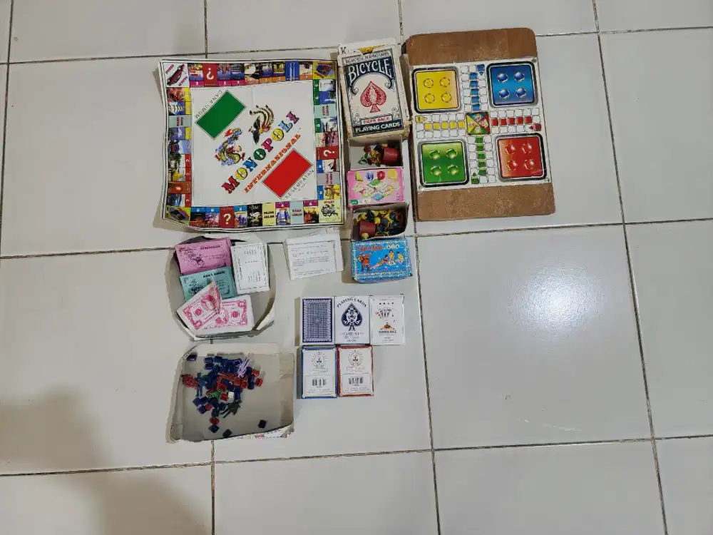 Ludo, Halma, Monopoli, Ular Tangga, Kartu, Kartu Remi, Kartu Jumbo