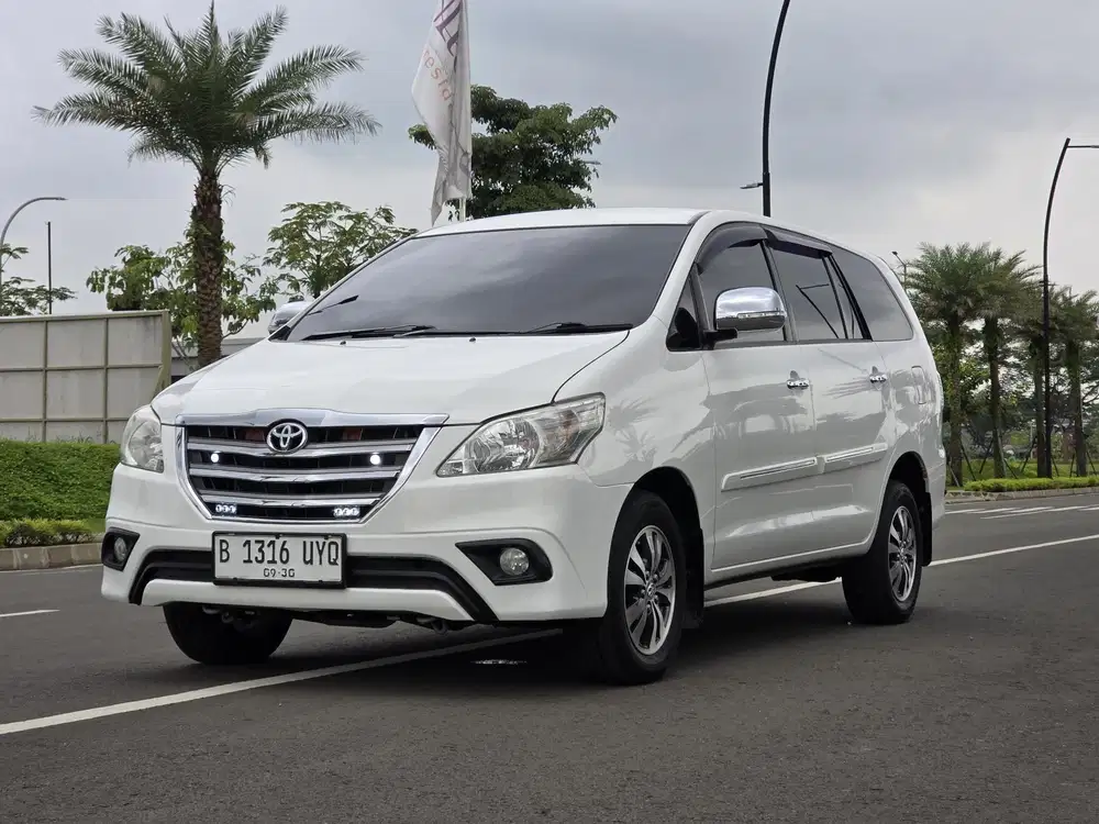 Toyota Innova G 2.4 Automatic Diesel Putih Metalik