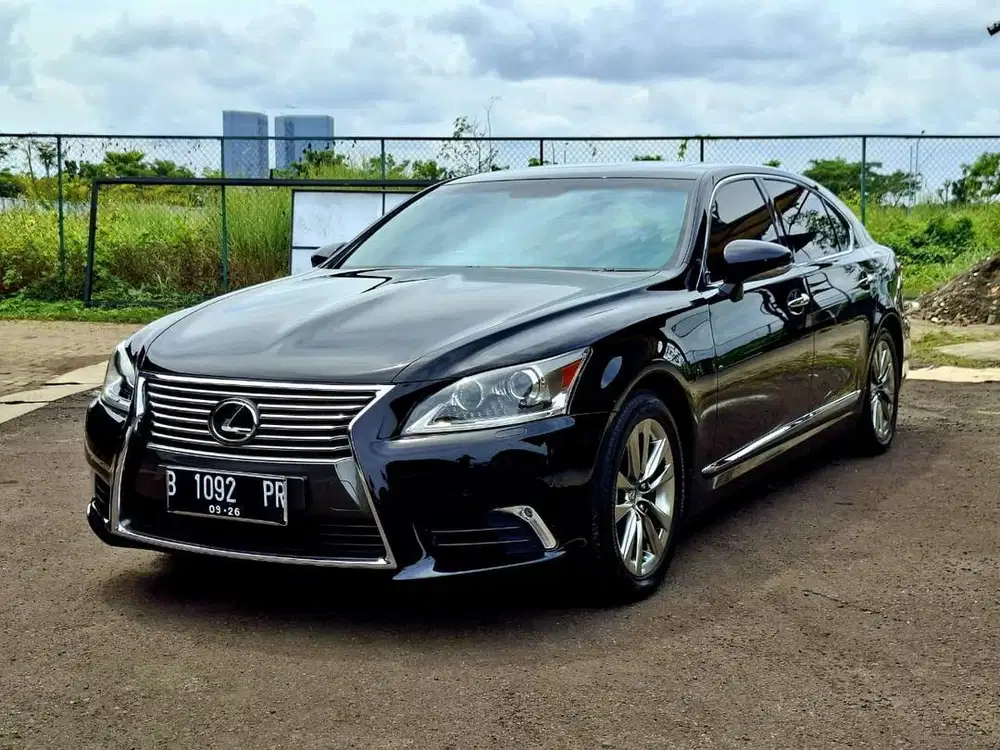 [Km 43k] Lexus LS460L 2013