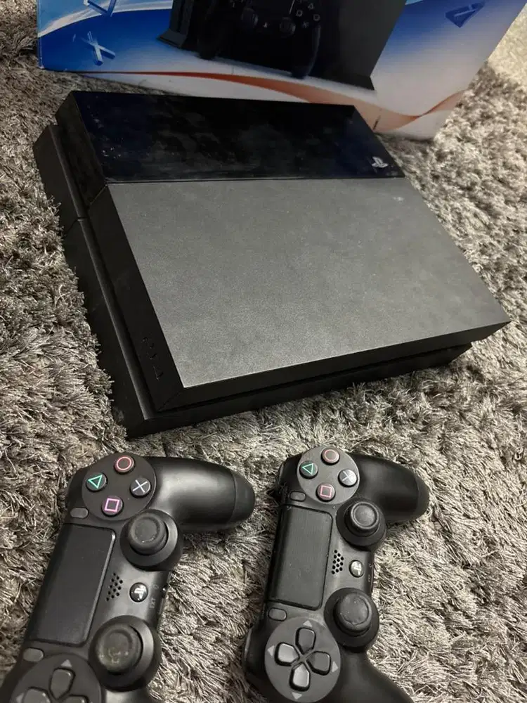 Playstation 4 Jetblack 26 game permanen bola terbaru FC 26 Spiderman