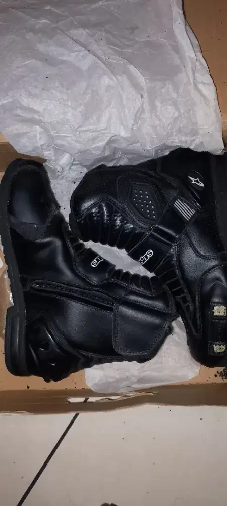 Sepatu Alpinestar minus