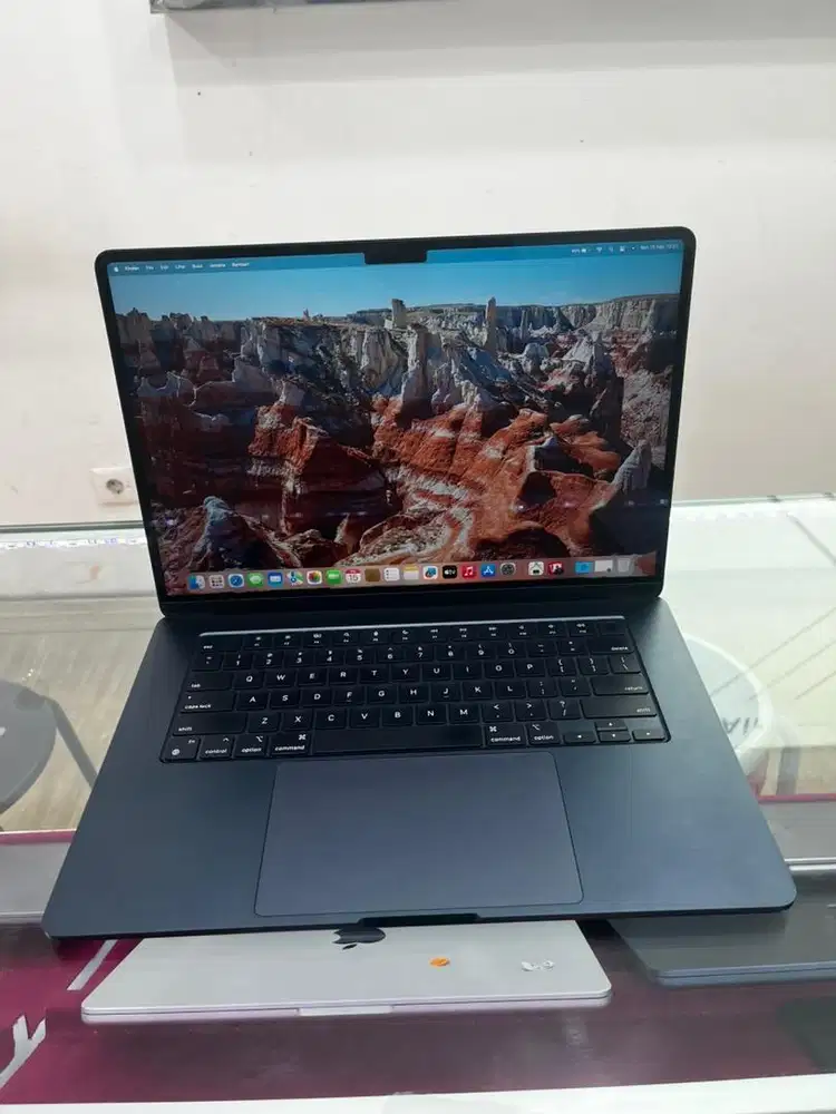 Macbook air 15 inch 2023 M2