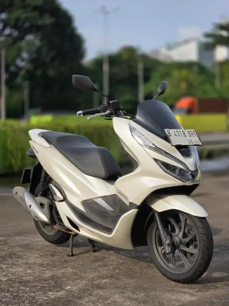 Honda PCX 150 Putih
