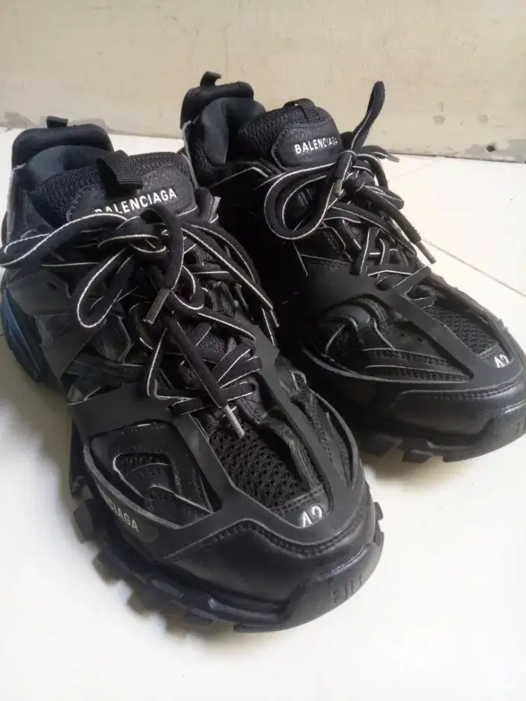 BALENCIAGA TRACK SNEAKERS BLACK Size 42