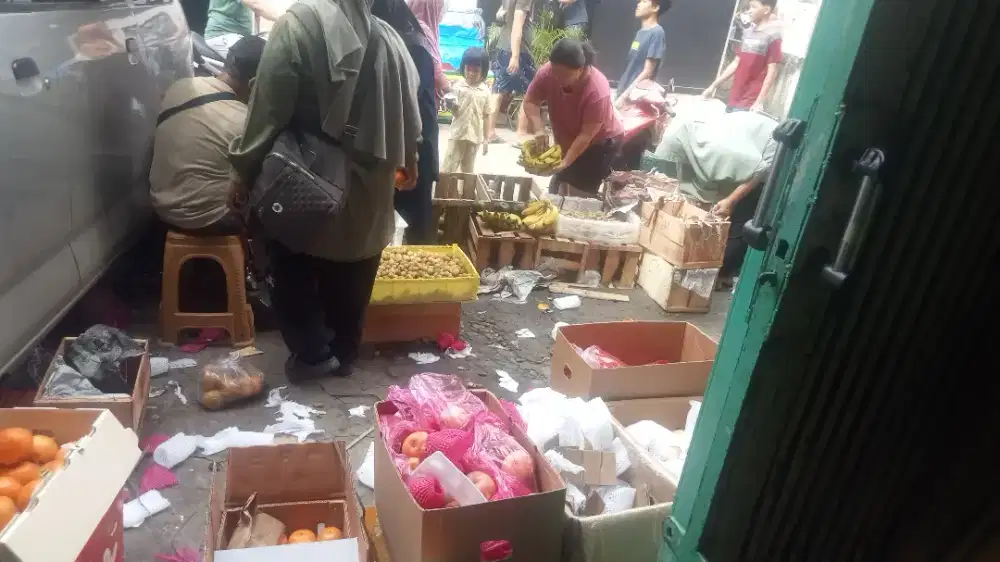 Sedangkan mencari pekerjaan