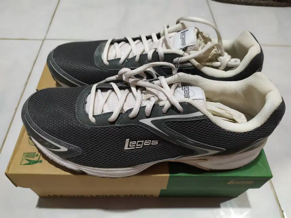 Sepatu Legas CORONA LA M Ukuran 46 cm
