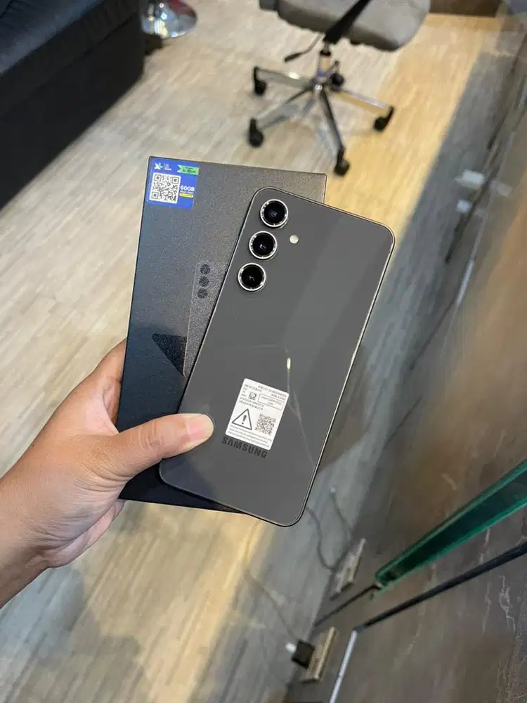 Samsung S24 FE 8/512gb Graphite Sein Indonesia Mulus