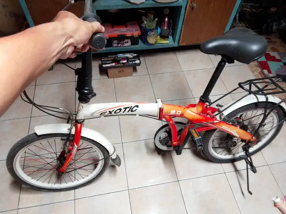 Sepeda lipat exotic edisi merah putih