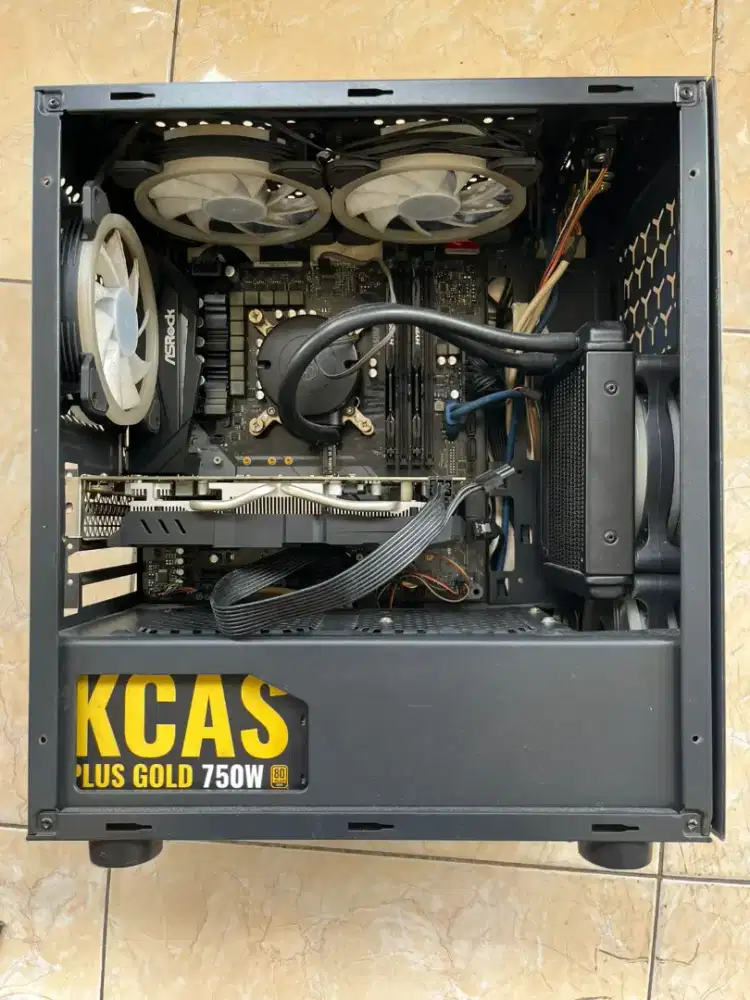 Komputer rakitan disain dan game