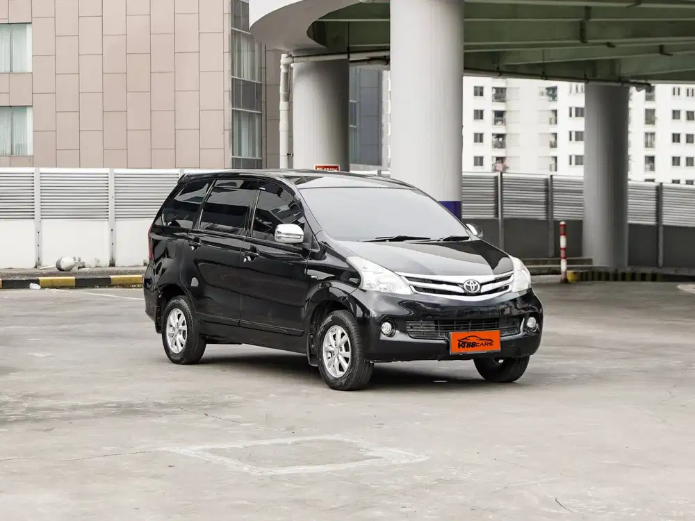 Toyota Avanza G 1.3 2014 hitam matic