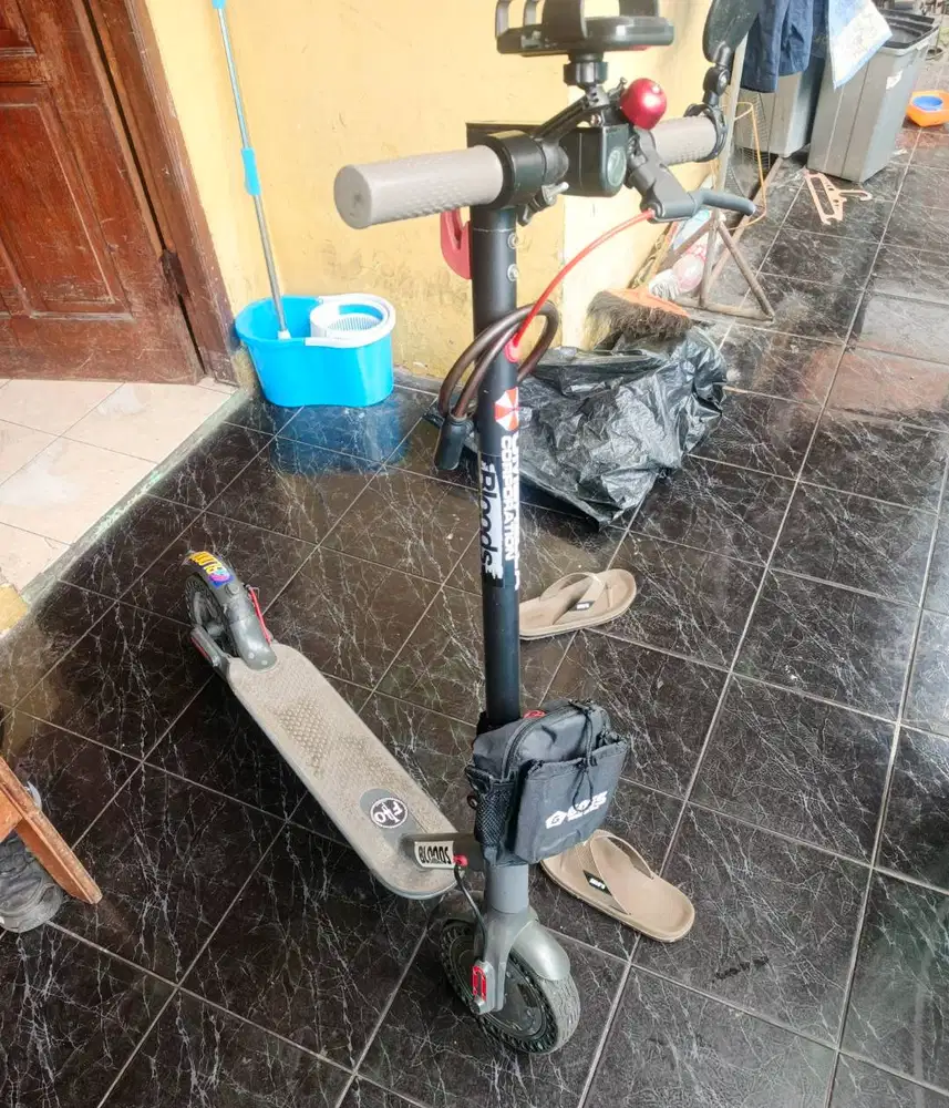 Skuter listrik ban R-10