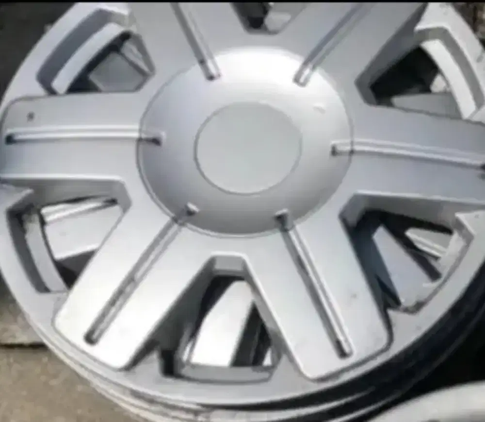 Tutup velg mobil ring 13