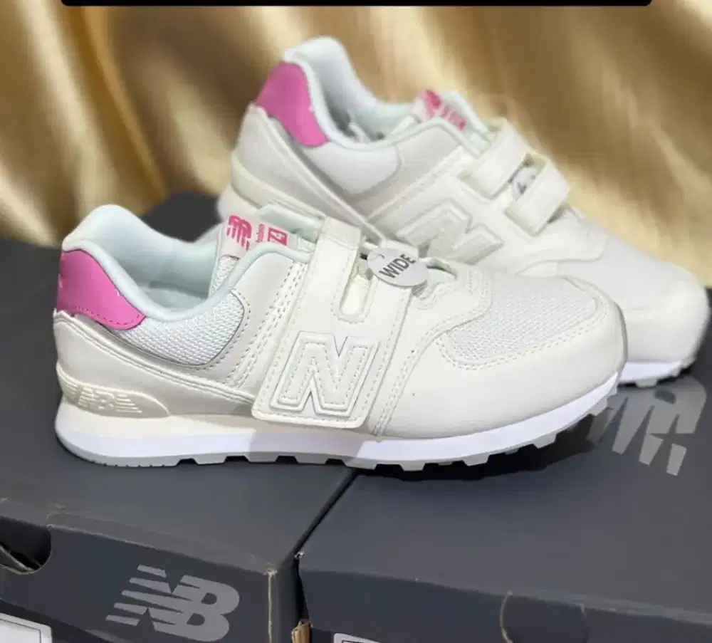 New Balance 574 Wide