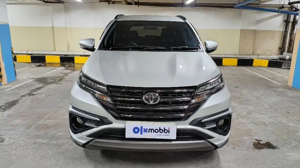 LOW DP Toyota Rush 1.5 S GR Sport Bensin-AT 2023 CIF