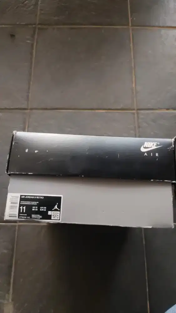 Sepatu Air Jordan 9 retro