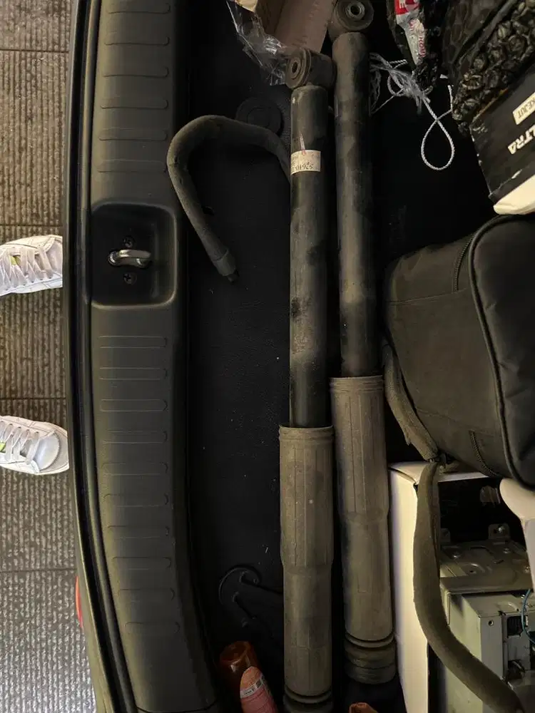 Shock breaker Belakang Honda Mobilio