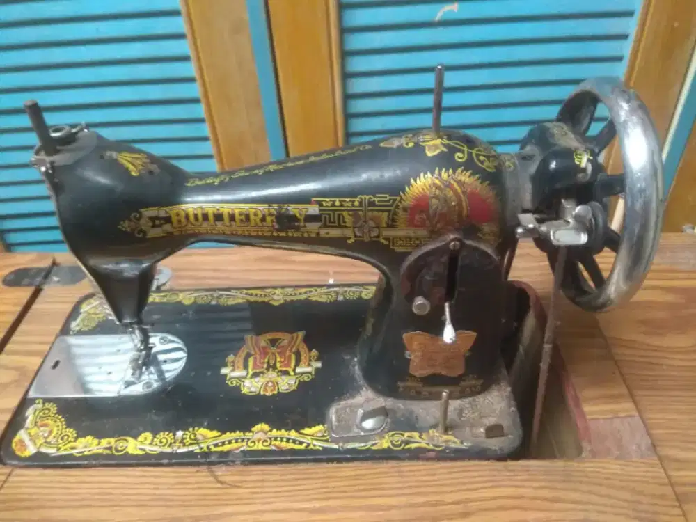 Mesin jahit butterfly