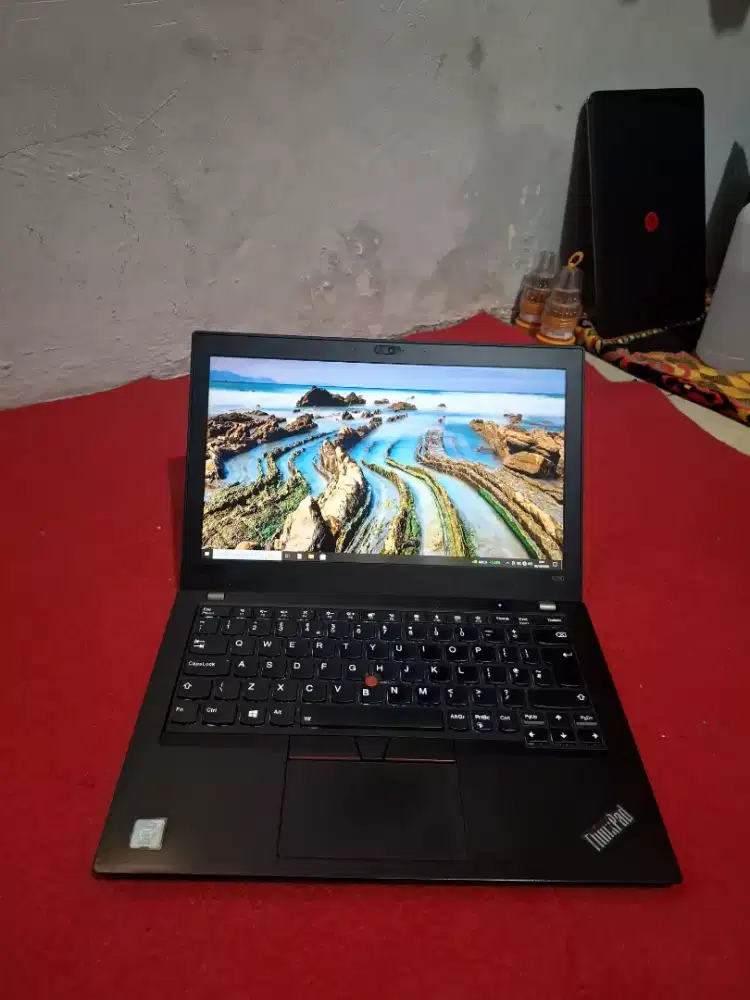 Lenovo Thinkpad T480s Core i5 Gen8 Ram8Gb Ssd256Gb Siap Pakai
