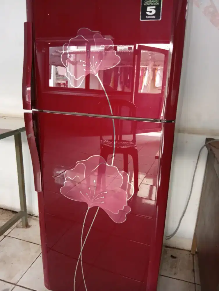 Lemari Es 2 Pintu Politron