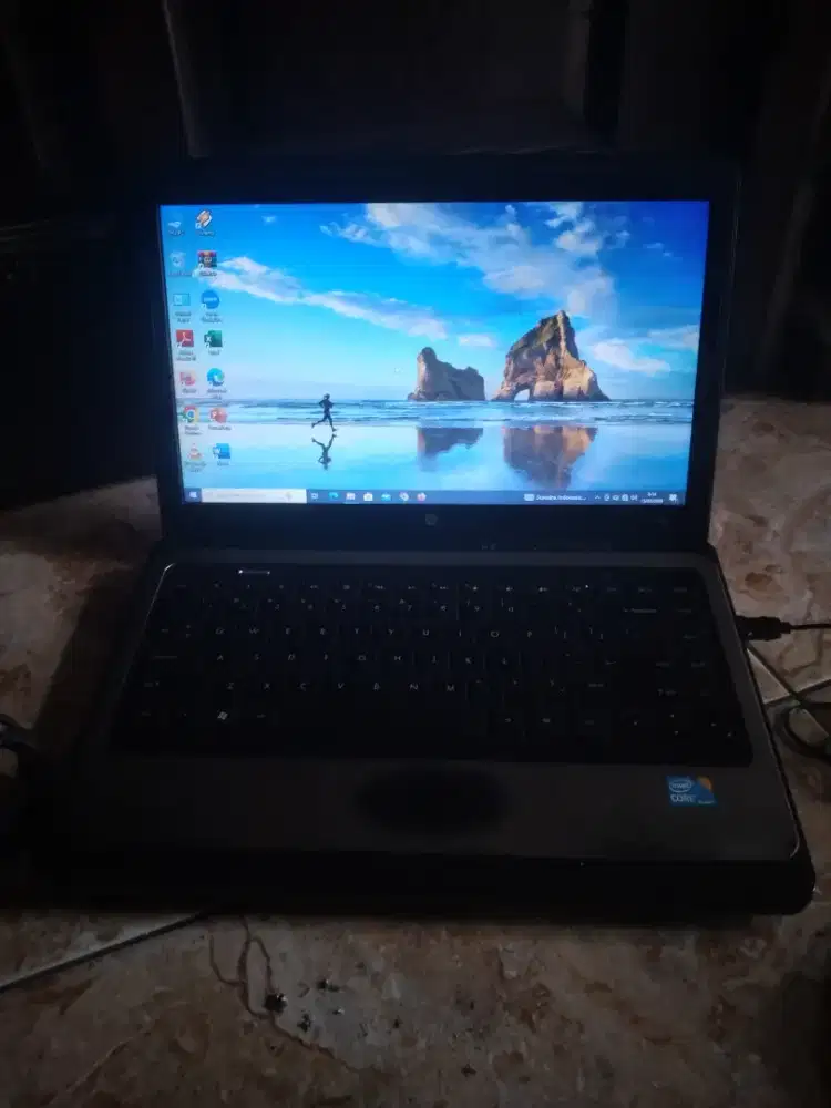 Dijual Labtop i cor3 gen 1 merk Hp type 64 bit, 4gb ram, normal