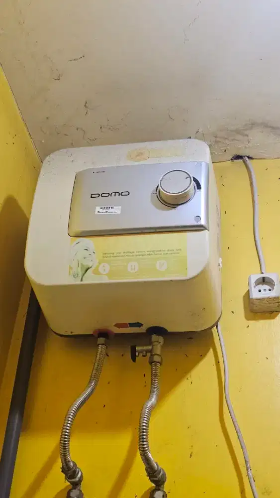 Heater pemanas air mandi merek domo