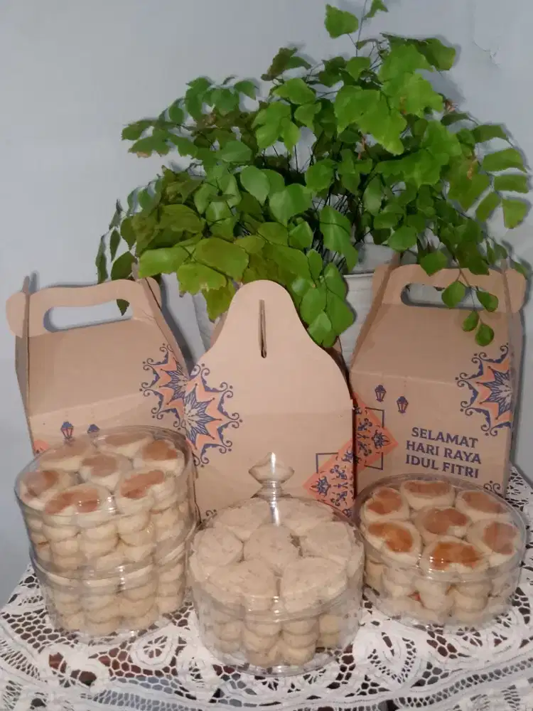 Kue kering dan hampers Lebaran