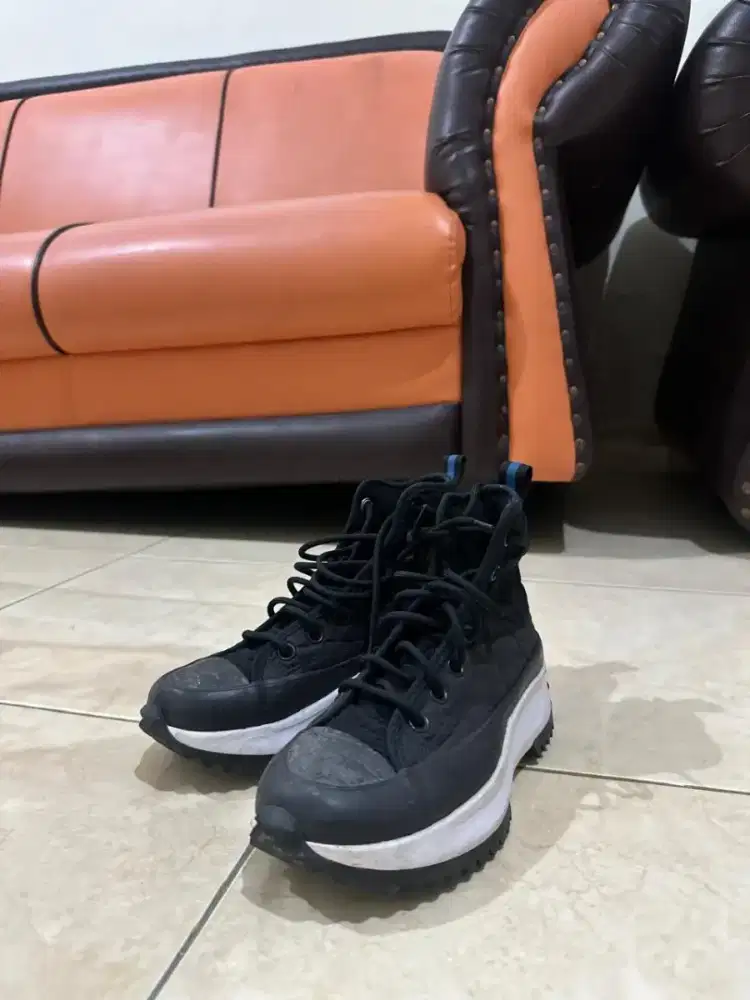 Converse Run Star Hike