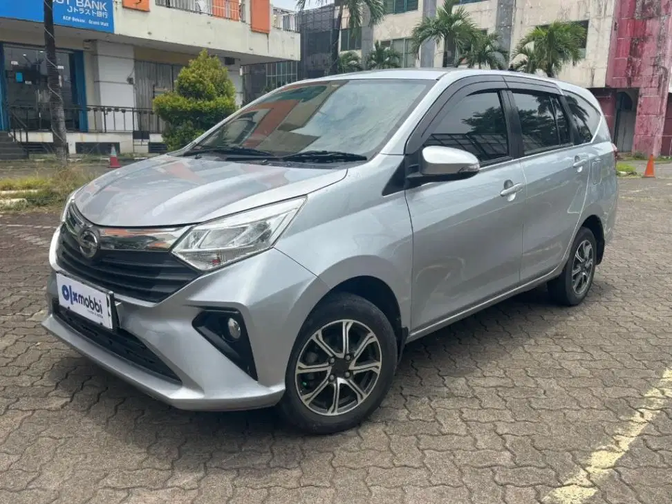 DP MURAH - Daihatsu Sigra 1.2 R Bensin MT 2020 Silver