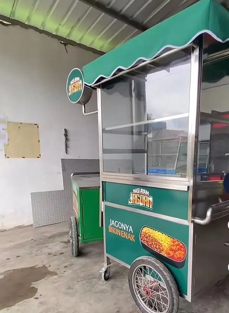 Dibutuhkan karyawan lapak kaki lima (nasi ayam jagoan)