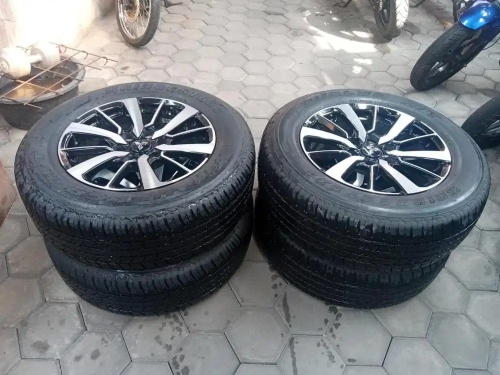 VELG DAN BAN PAJERO R18 MURMER