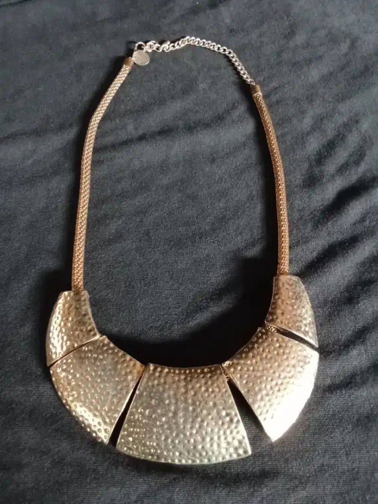 Kalung  LOVISA model Bulan Sabit, Warna Rose Gold, COD Cijantung Dsk