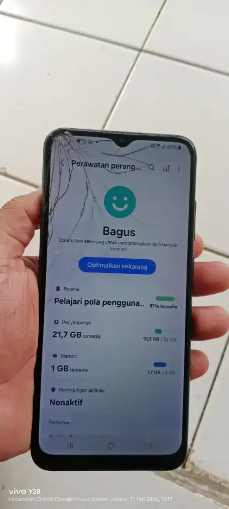 Samsung a04e. 3/32 minus retak orian normal smua