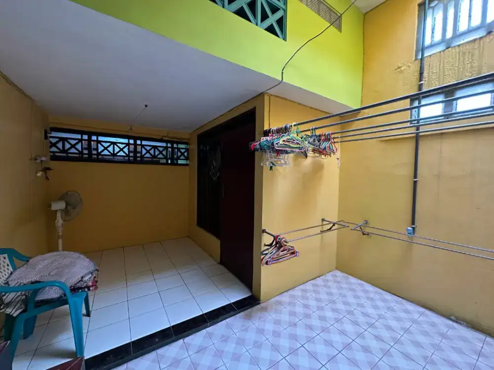 Dijual rumah 2,5 lantai di Jl Mlati Baru Citarum Semarang Timur