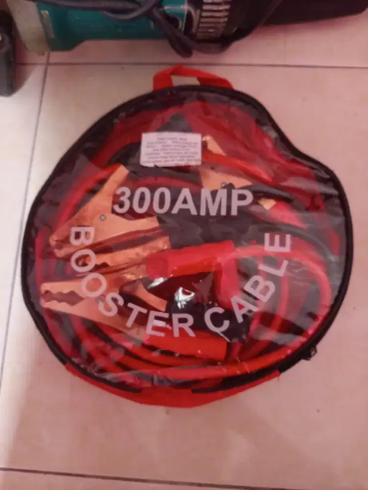 300AMP booster cable.
Kondisi bekas simpan / belum pernah dipakai.