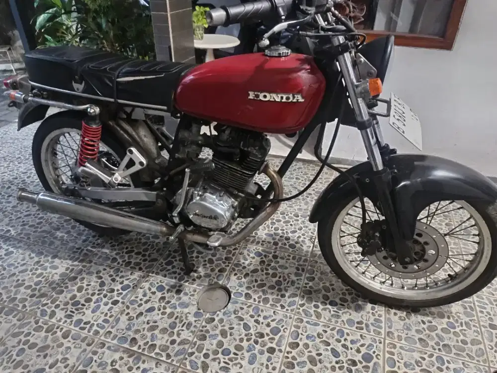 DIJUAL HONDA CB 100 TAHUN 1976