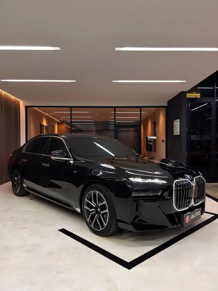 BMW 735i M-Sport 2025 Hitam Nik 2024 B1348SAT Km11rb