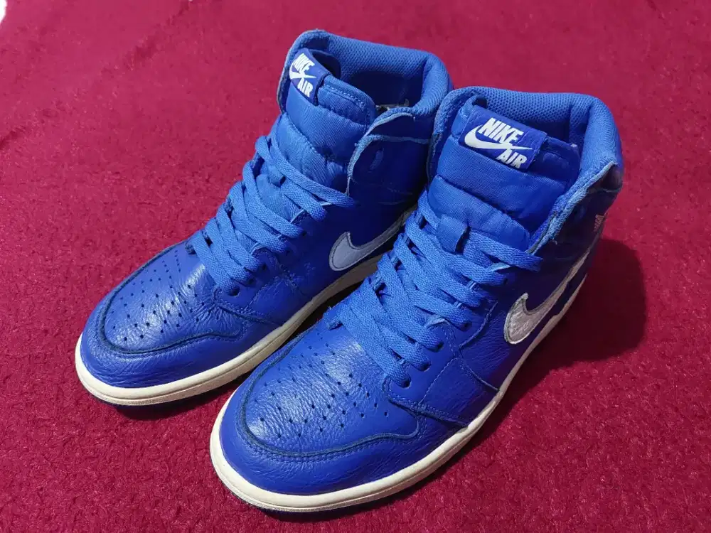 Nike Air Jordan 1 Retro High OG 'Hyper Royal