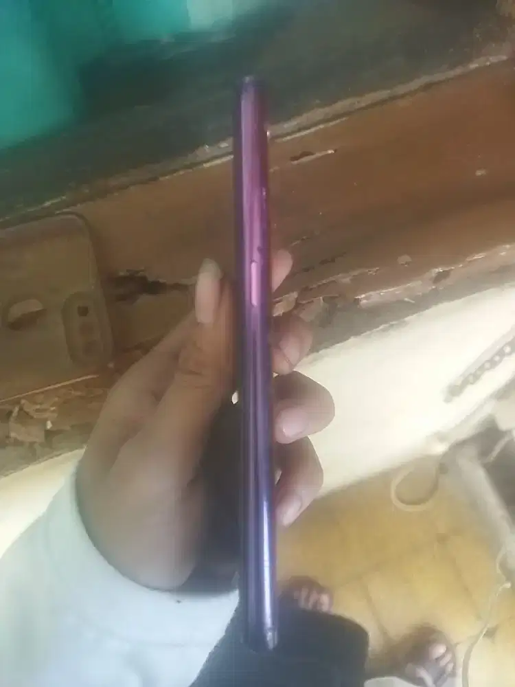 oppo f7 4/64  warna merah