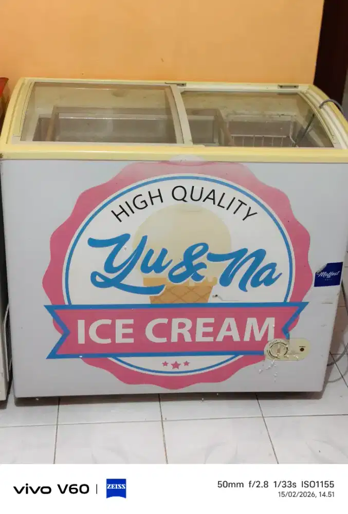 Dijual freezer merk Sharp