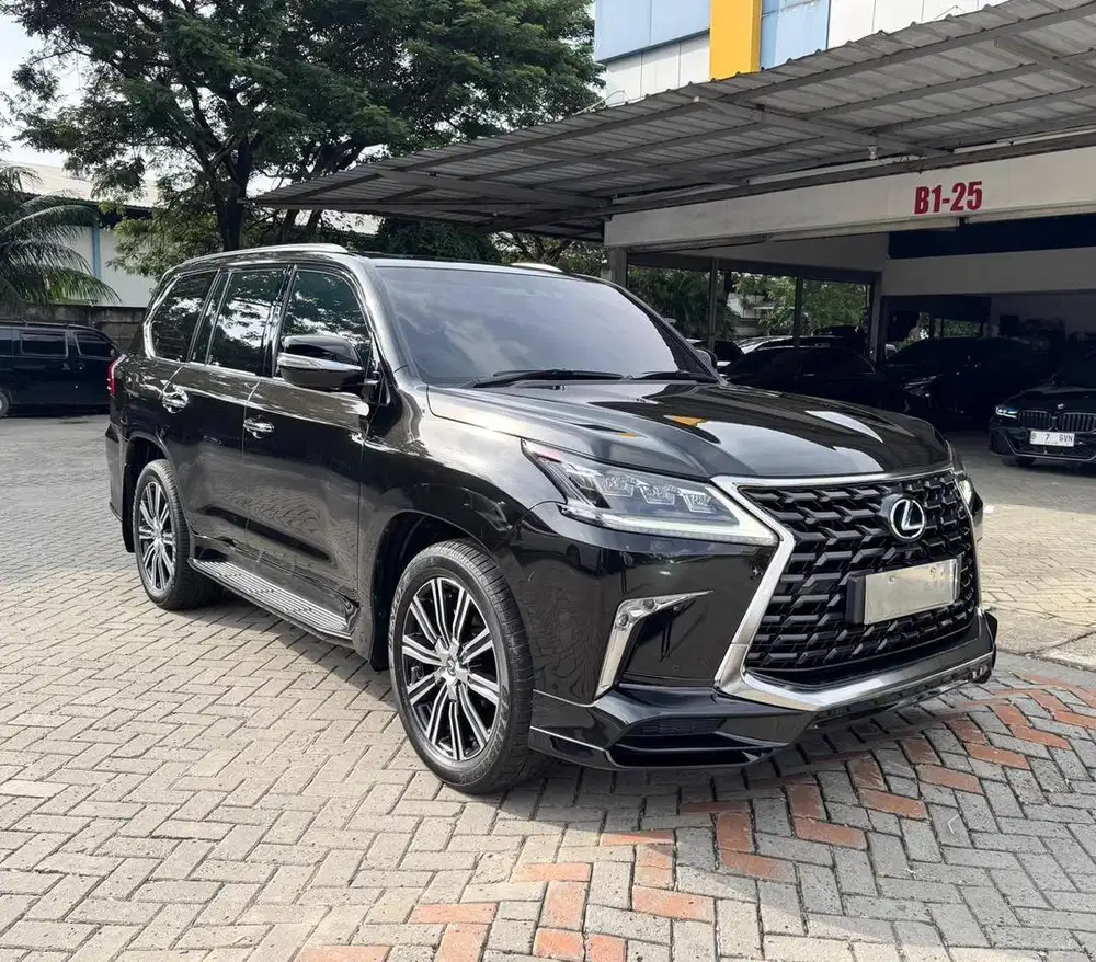 Lexus LX570 Sport 2021