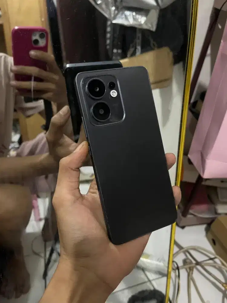 Oppo Reno 13 F 8+8 / 256 NFC satset