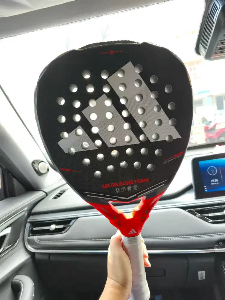 Adidas metalbone team 2026