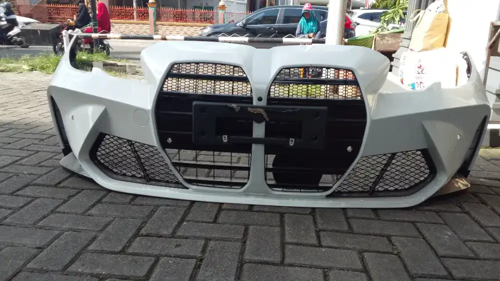 bemper BMW G80 M3 G820M4. bekas