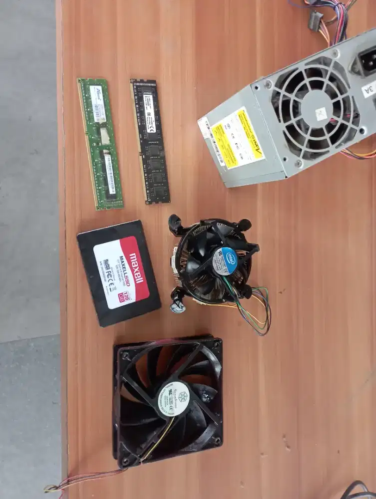 Recahan CPU dijual karna gaada monitornya