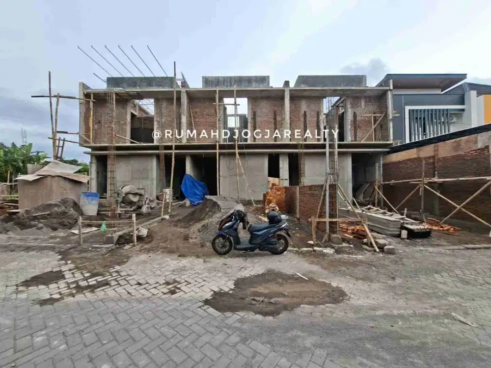Rumah Mewah Full Furnish Kolam Renang Proses Bangun Di JL. Kaliurang km 9,5