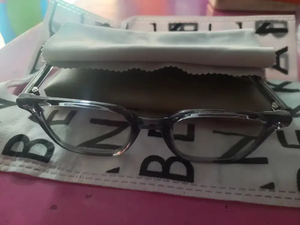 Kacamata Berkana Grey