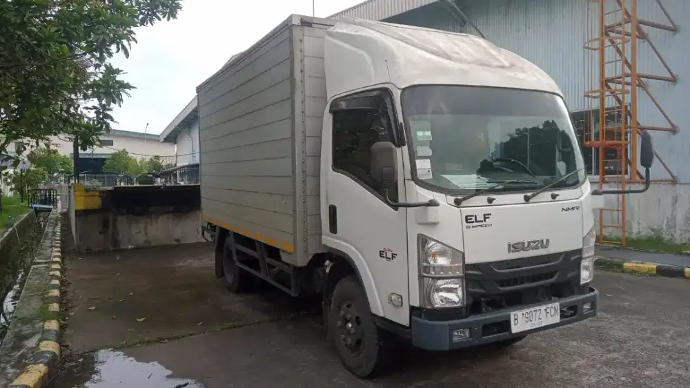 Disewakan isuzu CFD box