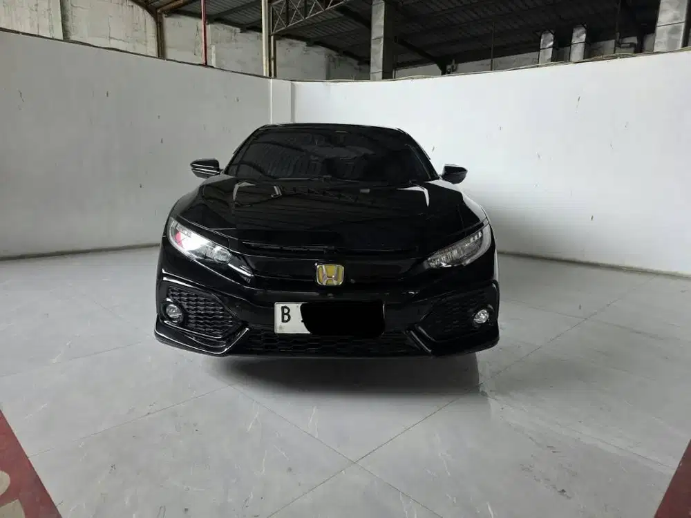 Honda Civic E Hatchback AT ( Matic ) 2018 / 2019 Hitam Km 68rban Mulus
