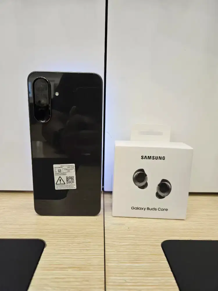 SAMSUNG a36 free buds